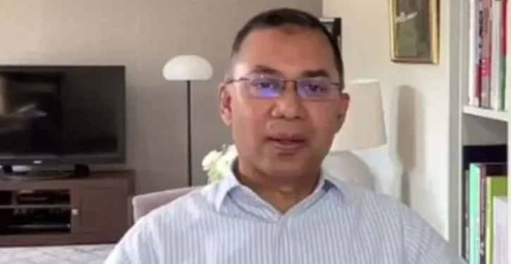 ২৫ ডিসেম্বর দেশে ফিরব, দয়া করে বিদায় জানাতে এয়ারপোর্টে যাবেন না: তারেক রহমান