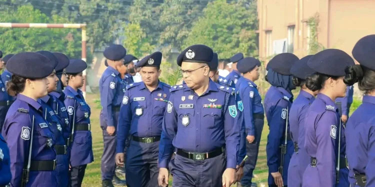 কুড়িগ্রামে পুলিশের মাস্টার প্যারেড ও আইনশৃঙ্খলা পর্যালোচনা সভা