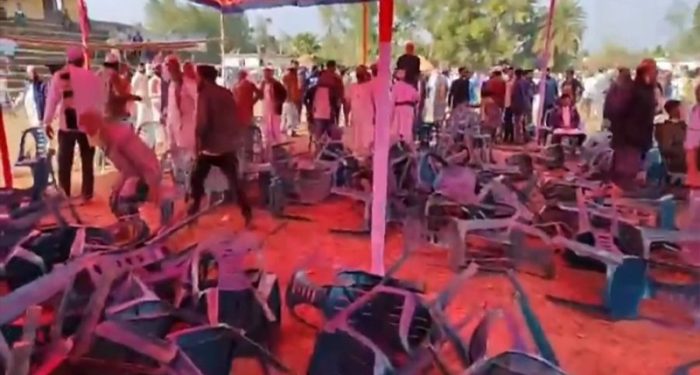 শেরপুরে চেয়ারে বসা নিয়ে বিএনপি-জামায়াত সংঘর্ষ, আহত ৩০