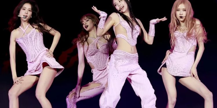 ১ লাখ ৬৫ হাজার দর্শক নিয়ে ব্ল্যাকপিংকের কনসার্ট