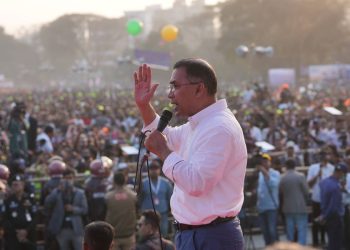 ভোট দিয়ে সঙ্গে সঙ্গে চলে এলে চলবে না, কেন্দ্রে থাকতে হবে : তারেক রহমান