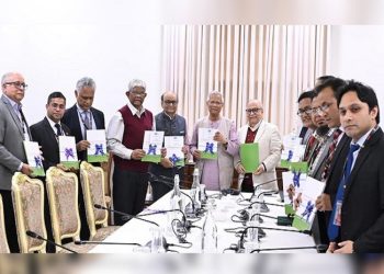 প্রধান উপদেষ্টার কাছে কর কাঠামো পুনর্বিন্যাস কমিটির প্রতিবেদন