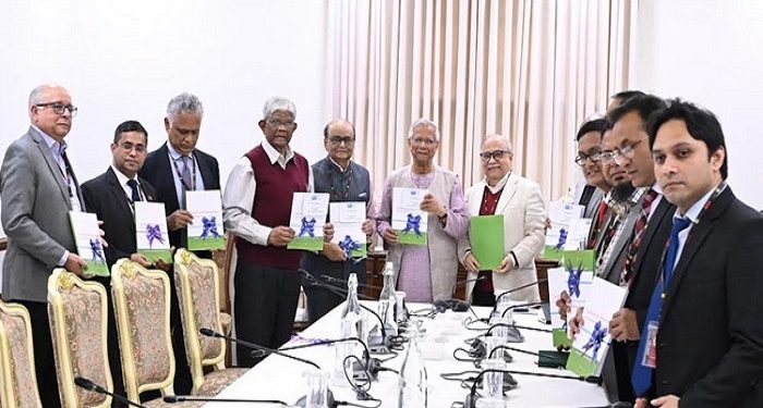 প্রধান উপদেষ্টার কাছে কর কাঠামো পুনর্বিন্যাস কমিটির প্রতিবেদন