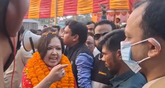 নির্বাহী ম্যাজিস্ট্রেটকে সতর্ক করলেন রুমিন ফারহানা