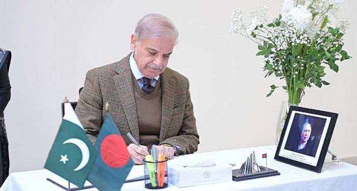 হাই কমিশনে গিয়ে খালেদা জিয়ার প্রতি পাকিস্তানের প্রধানমন্ত্রীর শ্রদ্ধা