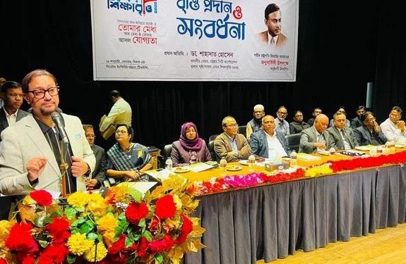 চট্টগ্রামকে শিক্ষাবান্ধব নগরী গড়তে মেয়র শিক্ষাবৃত্তি অব্যাহত থাকবে : চসিক মেয়র