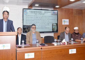 দুগ্ধজাত গাভির দুধ উৎপাদন বৃদ্ধিতে জীবন্ত খামির ও তিসির বীজ কার্যকর : খুবি’র গবেষণা