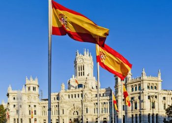 ৫ লাখ অভিবাসীকে বৈধতা দিলো স্পেন, আছে বাংলাদেশিরাও