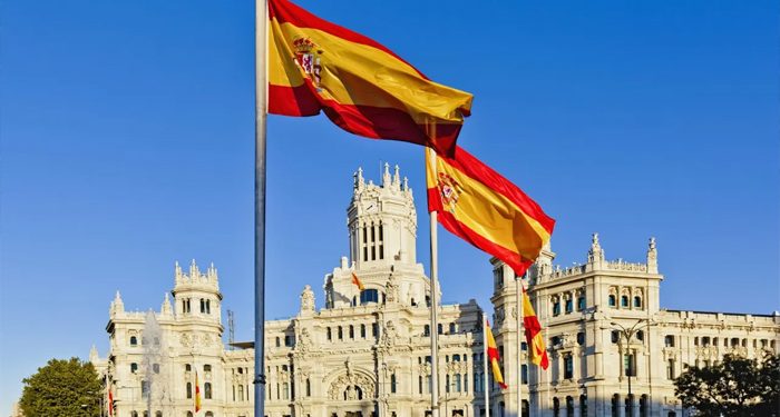 ৫ লাখ অভিবাসীকে বৈধতা দিলো স্পেন, আছে বাংলাদেশিরাও