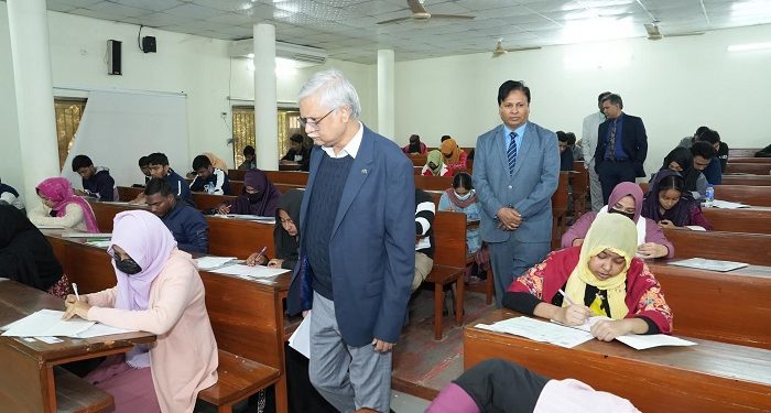 রাবির ‘এ’ ইউনিটের ভর্তি পরীক্ষা অনুষ্ঠিত, উপস্থিতি ৯০ শতাংশ