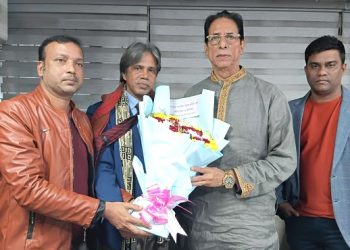 ঢাকাস্থ লালমাই উপজেলা বিএনপির উদ্যোগে আলহাজ্ব আব্দুল গফুর ভূঁইয়াকে ফুলেল শুভেচ্ছা