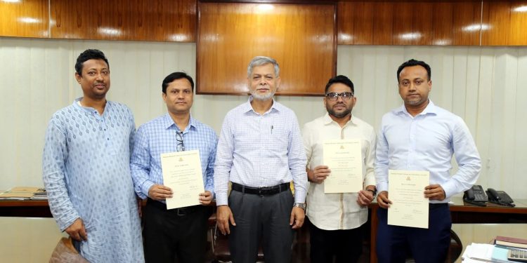 মাভাবিপ্রবি থেকে প্রথমবারের মতো তিন গবেষকের পিএইচডি ডিগ্রি অর্জন