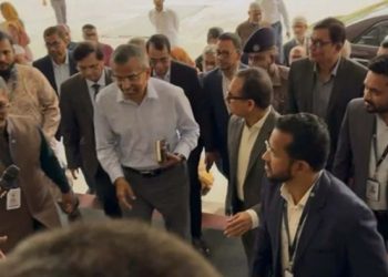 বাংলাদেশ ব্যাংকে নতুন গভর্নর মোস্তাকুর রহমানের যোগদান