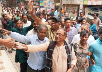 দুর্নীতিবাজ ও সন্ত্রাসীদের কোনো জায়গা নেই” — কোদাল মার্কার গণসংযোগে সাইফুল হক