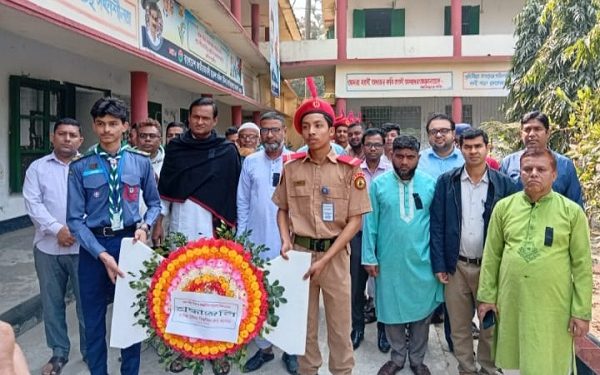 কফিলউদ্দিন বিশ্ববিদ্যালয় কলেজে ভাষা শহীদদের প্রতি শ্রদ্ধা নিবেদন