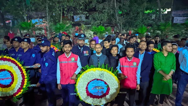 বাঁশখালীতে একুশের প্রথম প্রহরে ভাষা শহীদদের প্রতি গভীর শ্রদ্ধা
