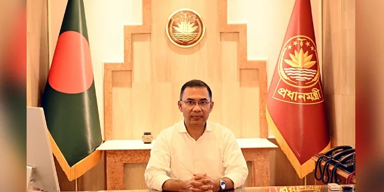 ছুটির দিনেও অফিস করলেন প্রধানমন্ত্রী