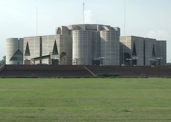 দেশি–বিদেশি ১২০০ অতিথি থাকছেন নতুন সরকারের শপথ অনুষ্ঠানেমঙ্গলবার বিকেল চারটায় নতুন মন্ত্রিসভার সদস্যদের শপথ পড়ানো হবে।