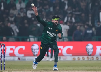 ধোনির সিনেমায় বদলে যাওয়া উসমানই পাকিস্তানের তুরুপের তাস