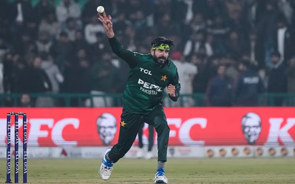 ধোনির সিনেমায় বদলে যাওয়া উসমানই পাকিস্তানের তুরুপের তাস