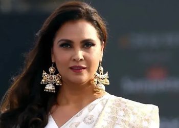‘বিস্ফোরণের শব্দে আমাদের বাড়িঘর কেঁপে উঠছে’