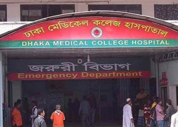 তুরাগে ছিনতাইকারীর ব্যাগ ধরে টান : রিকশা থেকে পড়ে নারীর মৃত্যু