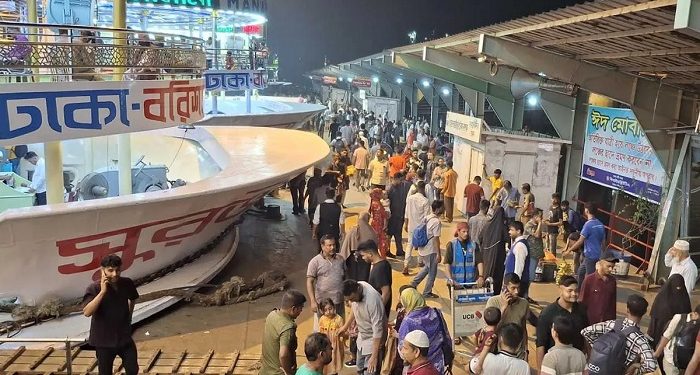 ঈদযাত্রা শুরু, সদরঘাটে বাড়ছে ঘরমুখো যাত্রীদের ভিড়