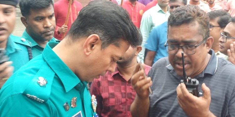 জুলাই আন্দোলনে দায়িত্বশীল ভূমিকা: রমনা এলাকায় পরিস্থিতি নিয়ন্ত্রণে কাজ করেছেন ডিসি মাসুদ আলম