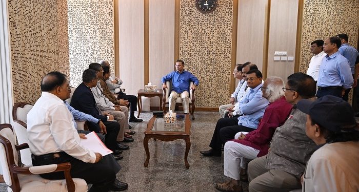 প্রধানমন্ত্রীর সঙ্গে পূজা উদযাপন পরিষদের প্রতিনিধিদলের সৌজন্য সাক্ষাৎ