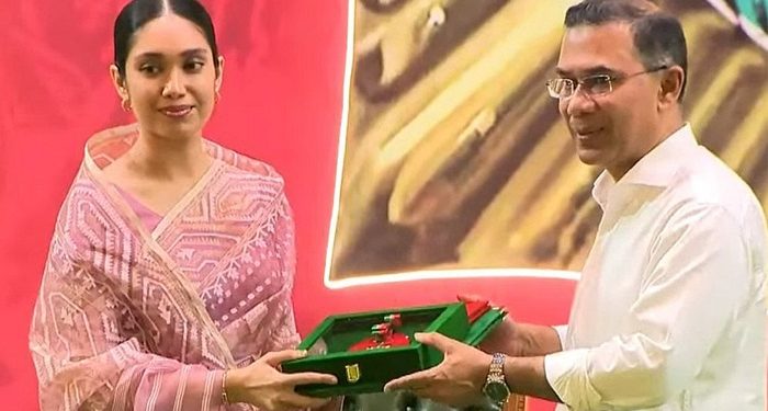 খালেদা জিয়ার পক্ষে স্বাধীনতা পুরস্কার গ্রহণ করলেন জাইমা রহমান