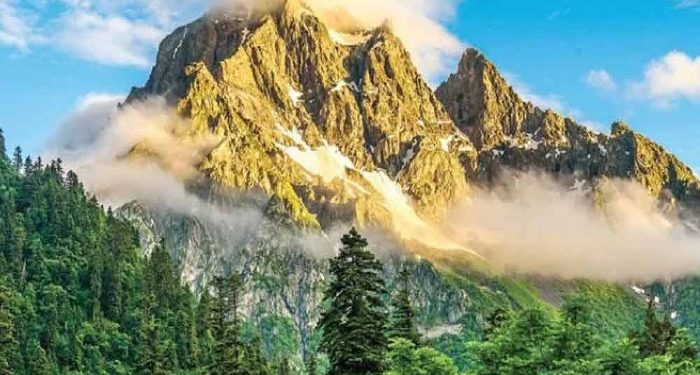 কোরআনের বাণী: পৃথিবীর বুকে পাহাড় সৃষ্টির রহস্য