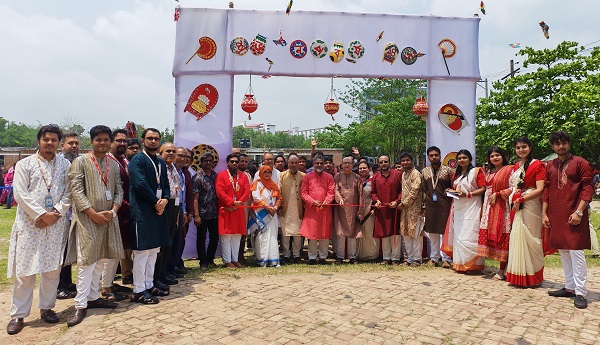 ইস্টার্ন ইউনিভার্সিটিতে “বাংলা নববর্ষ- ১৪৩৩” এর রঙিন উদযাপন