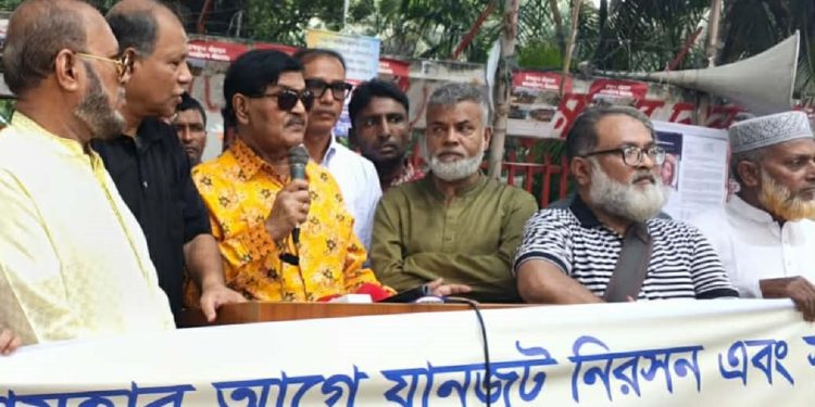 ট্রাফিককে ঢেলে সাজাতে পারলে সড়কে যানজট ও চাঁদাবাজিমুক্ত হবে আন্তর্জাতিক প্রবাসী মানবাধিকার ফাউন্ডেশন