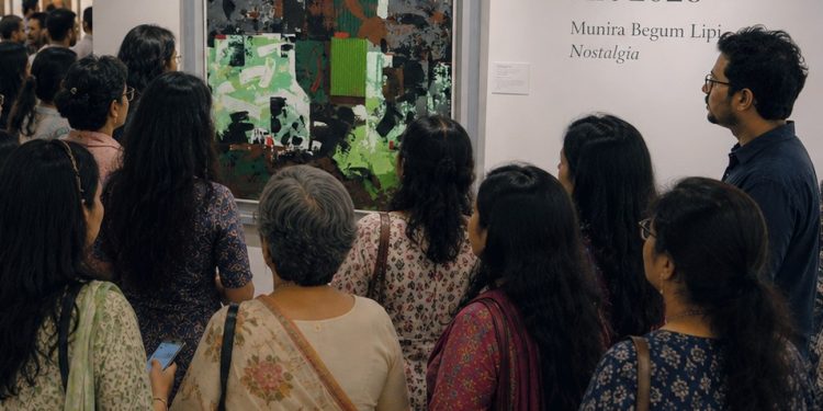 আগ্রহের শীর্ষে মুনিরা লিপির ‘নস্টালজিয়া’অবিন্তা গ্যালারিতে শিল্পপ্রেমীদের উপচেপড়া ভিড়