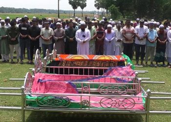 গাজীপুরে একই পরিবারের পাঁচজনকে হত্যা, নিহতদের দাফন সম্পন্ন