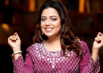 ‘আমপাতা জোড়া জোড়া’ নিয়ে এলেন কনা