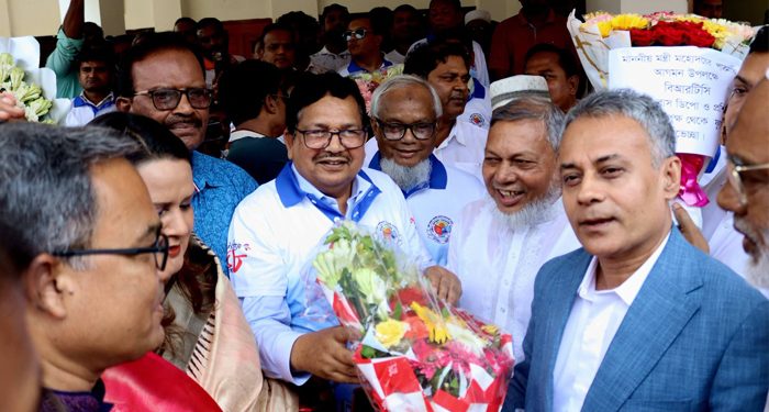 ঢাকা-পাবনা রুটে সরাসরি ট্রেন চলাচল শুরু আগস্টে : সেতুমন্ত্রী