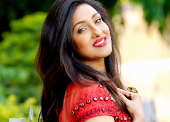 এক রাতের গল্প নিয়ে ঋতুপর্ণার ‘নেভার মাইন্ড’