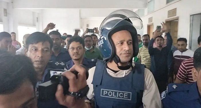 দুই মামলায় জামিন পেলেন ব্যারিস্টার সুমন