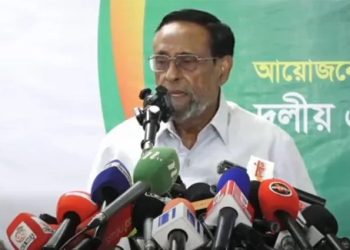 ঢাকার বাইরে রাত্রিযাপন না করতে প্রধানমন্ত্রীকে পরামর্শ কর্নেল অলির
