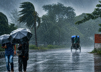 দেশজুড়ে ভারী থেকে অতি ভারী বৃষ্টির সতর্কতা, জলাবদ্ধতা ও পাহাড়ধসের শঙ্কা