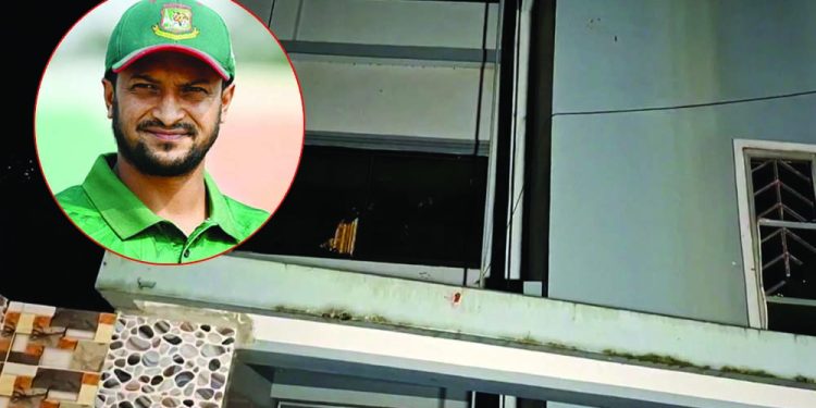মাগুরায় সাকিব আল হাসানের বাড়িতে আগুন