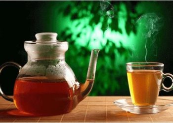গ্রিন টি না কি লাল চা : উপকার বেশি কোনটিতে