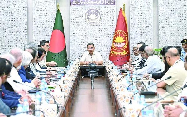 প্রধানমন্ত্রীর সঙ্গে ব্যবসায়ীদের বৈঠক,শিল্পকারখানায় থাকছে না গ্যাস-বিদ্যুৎসংকট