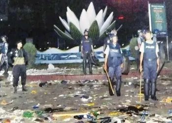 শাপলা চত্বরে হত্যাকাণ্ড,হাসিনাসহ পলাতক ৩০ আসামির পক্ষে রাষ্ট্রীয় খরচে আইনজীবী নিয়োগের নির্দেশ