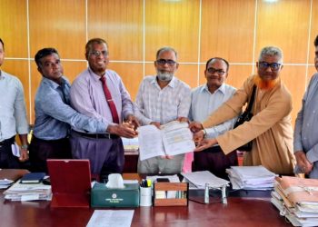 একাদশ শ্রেণী ২০২৬-২০২৭ এর আসন বিন্যাস বিষয়ে ঢাকা বোর্ডের চেয়ারম্যান বরাবর স্মারক লিপি পেশ