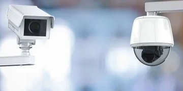 নিরাপত্তায় সিসি নাকি আইপি ক্যামেরা, কোনটি বেশি কার্যকর