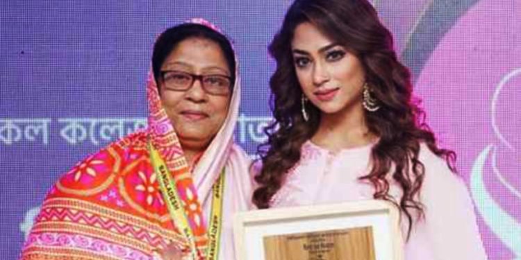 মা হারালেন চিত্রনায়িকা পপি