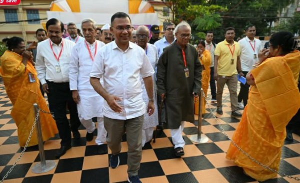 মাননীয় প্রধানমন্ত্রী ঢাকার বাইরে শারদীয় দুর্গাপূজা পরিদর্শন করায় বাংলাদেশ হিন্দু সম্মিলন সংঘের পক্ষ থেকে আন্তরিক ধন্যবাদ ও কৃতজ্ঞতা জ্ঞাপন