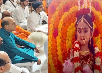 ঢাকার রামকৃষ্ণ মিশনে মহাষ্টমীর সন্ধ্যা পূজায় ভারতীয় হাইকমিশনার দীনেশ ত্রিবেদী